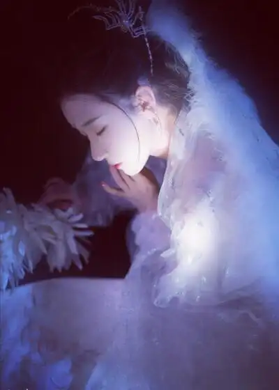 壁纸背景唯美女