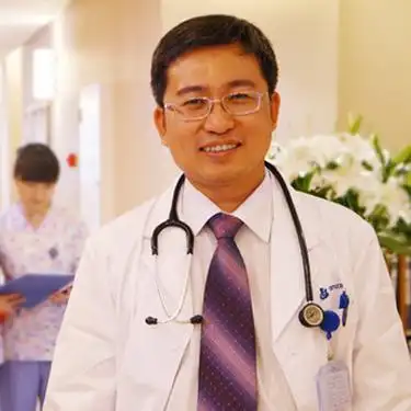 有:枕秃,多汗,易惊,还可能出现囟门无逐渐减小,有的宝宝可以出现方颅