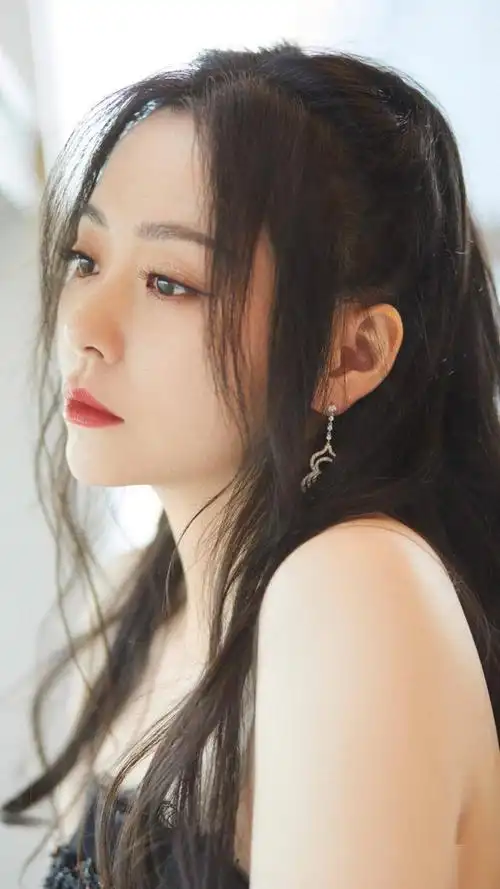 歌手张靓颖歌声动听漂亮大方来看美照