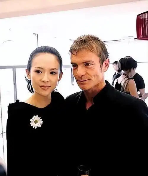 回顾放弃做富太却转身嫁给汪峰章子怡的爱情史到底有多精彩