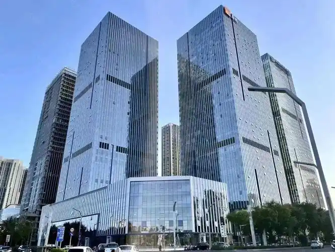 【17图】长风商务区华润大厦200平精装修汾河景万象城阳光城鸿升