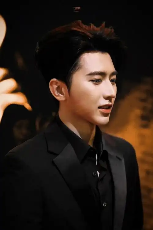 蔡徐坤##蔡徐坤新歌afterglow