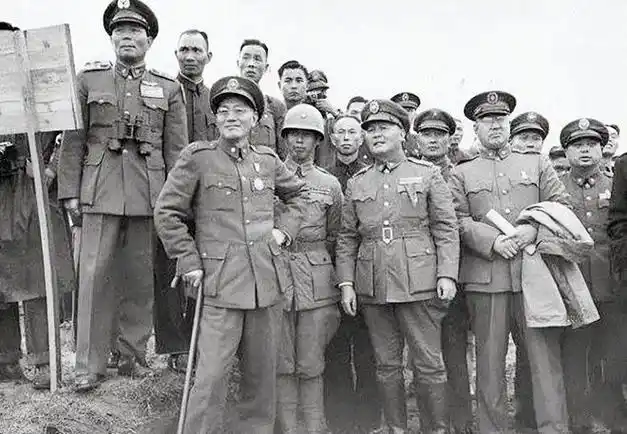 戴笠站起说了3句话,震动全场|军统|军校|军衔|何应钦|司令部|国防部门