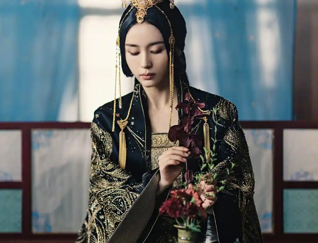 《晴雅集》曝光王子文全新剧照,造型好像黑化前后,判若两人!