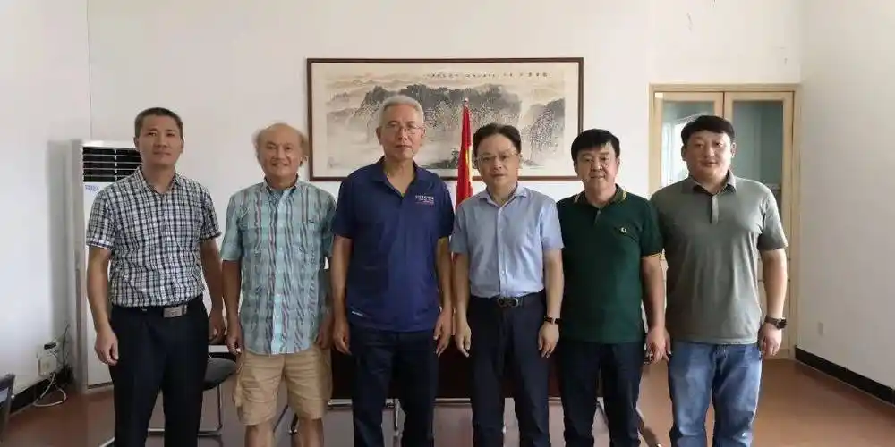 相逢感恩季情暖教师节泉州五中校领导走访慰问部分老领导老教师