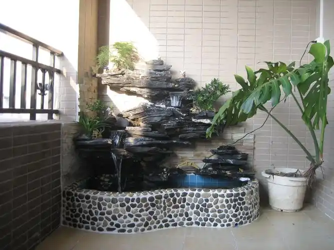 爷爷要在阳台砌鱼池,我立马阻止,用浴缸就行,效果超棒!