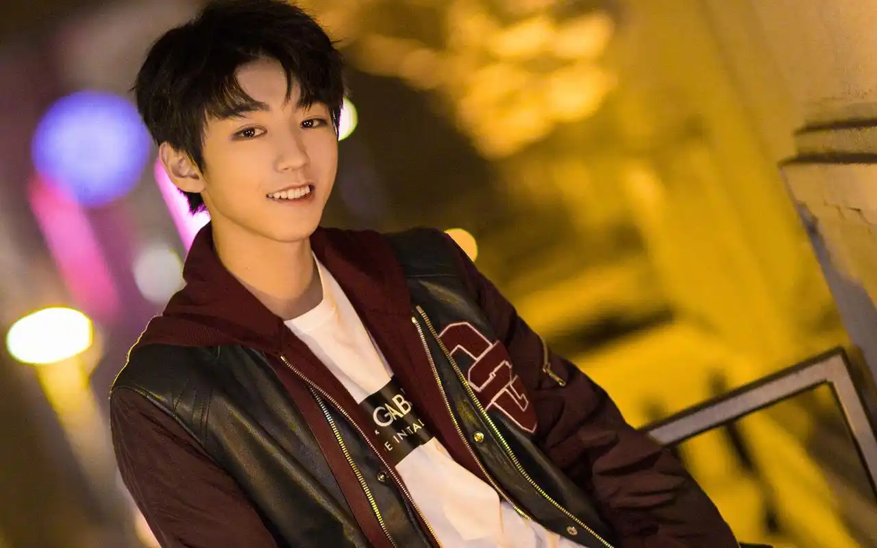 王俊凯青春活力写真高清桌面壁纸