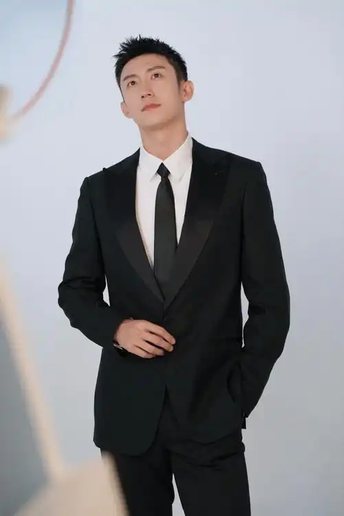 黄景瑜雪迷宫##黄景瑜郑北##黄景瑜 你粉蹭我衣服上了