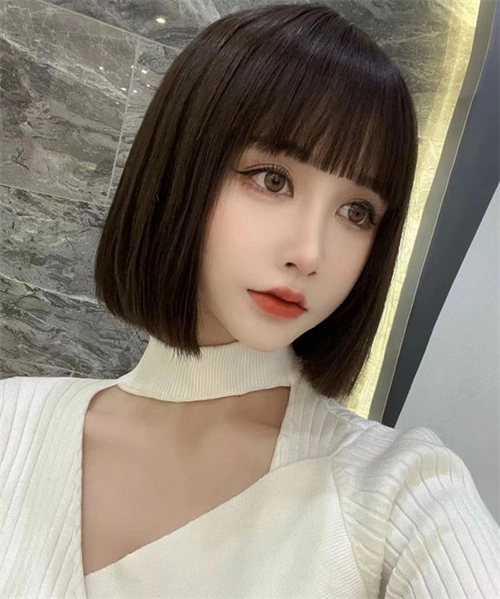 超a一刀切波波头 纯欲直发超级减龄_波波发型 - 美发站