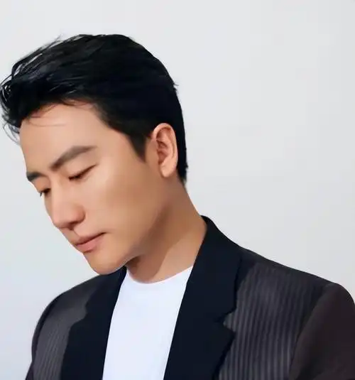 事实证明,逐渐"消失"的黄轩,已走上男演员的另一条大道