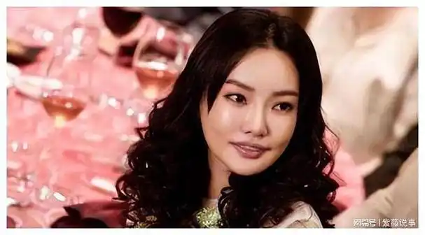 大二被王晶看中,出演三部电影,捞金26亿,如今成"最美晶女"|马|演员