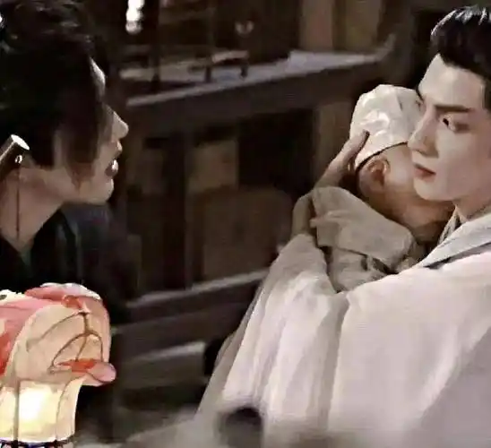 原创皓衣行最新路透曝光罗云熙手上抱着孩子与陈飞宇甜蜜对视