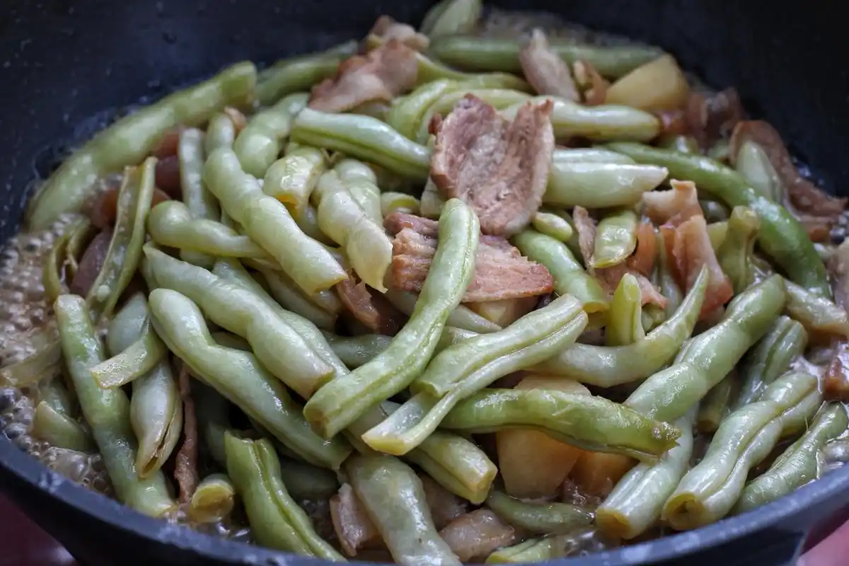 一到夏天我家就做这个炖菜,简单美味又下饭,一周吃五次都不嫌腻