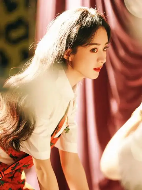 赵丽颖晴天已至,幸福将至.96黑夜逐渐变短,希望与光亮将蔓延开来.