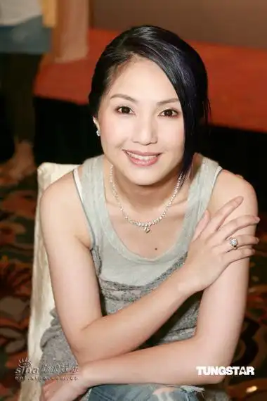杨千嬅不比郑秀文 自嘲肉多不能戴钻石bra(图)