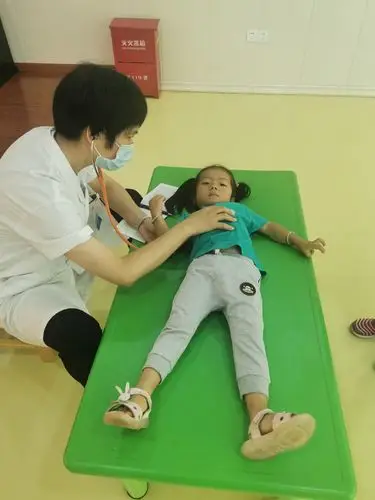 【呵护健康 快乐成长】"我最勇敢"——城西幼儿园体检活动