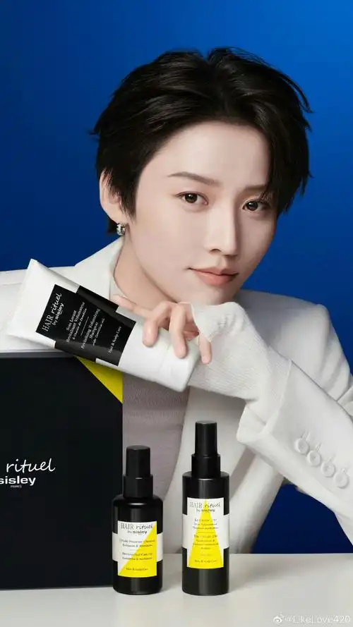 赤子之心,刘雨昕用一腔孤勇来守护;随"昕"而动,忠于自己