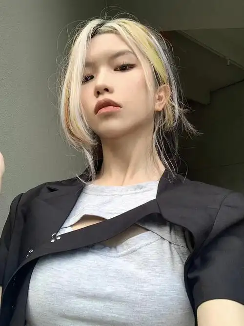 短款是辣妹的标杆无疑了一套punch#黑色系  #夏日辣妹