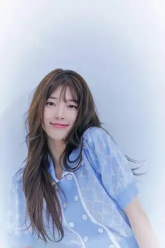 韩国女艺人秀智拍代言品牌最新宣传照