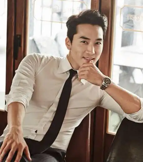 宋承宪被曝与刘亦菲因戏生情,正在交往,随后宋承宪个人资料遭到网友怒