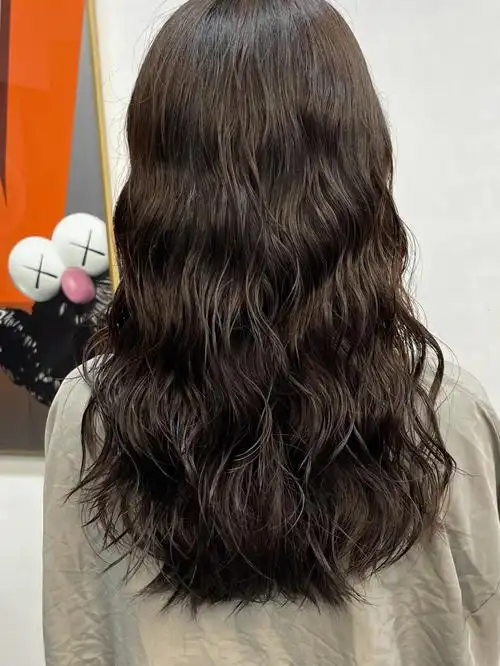 也比较百搭穿衣风格#南宁烫发#法式烫#细软塌头发蓬松秘诀#烫发