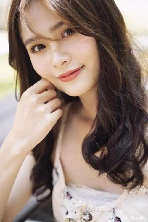 摄影:有小虎牙的姑娘似乎都挺爱笑