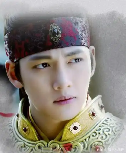 帅人一脸的池昌旭,饰演古装剧皇帝也依旧是个美男子!