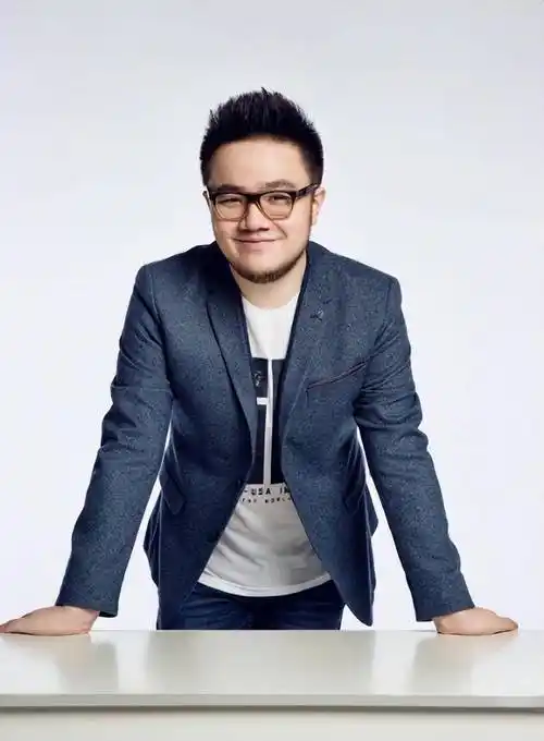 巴图:母亲是宋丹丹,英达是个失败的父亲,余生自己做个好爸爸_儿子