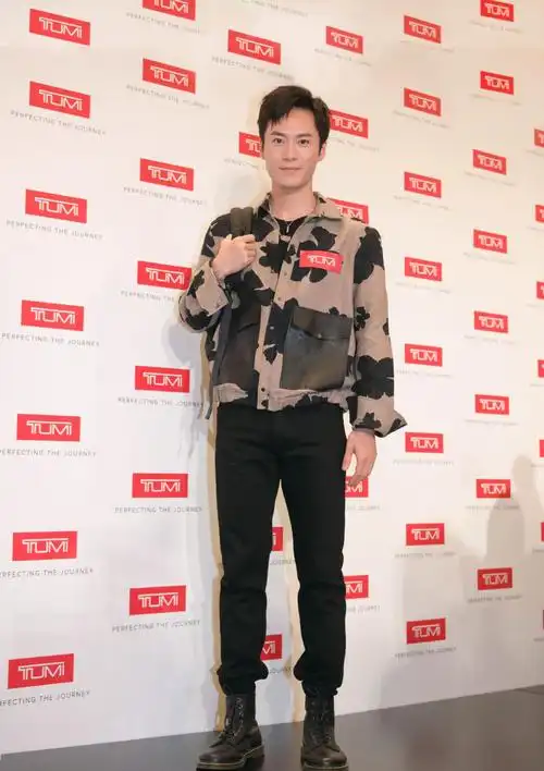 茅子俊中文名:茅子俊/国籍:中国/星座:摩羯座血型:a型/身高:179cm