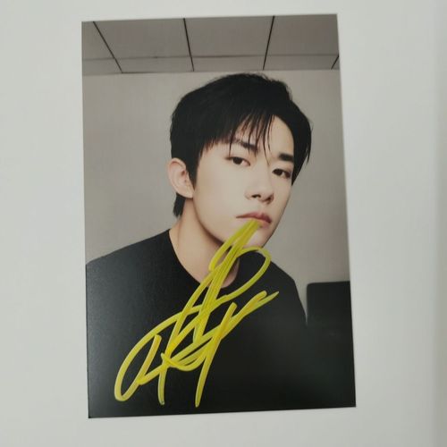 易烊千玺亲笔签名照 6寸 送朋友送同学生日礼物 易烊千玺签名