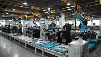 开年园区看智造丨工业机器人如何显身手