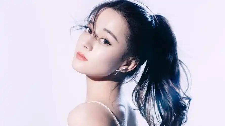 明星风尚迪丽热巴壁纸5