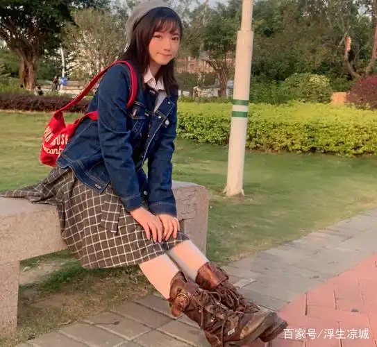 中国最萌萝莉,身高只有一米四,比冯提莫还可爱!