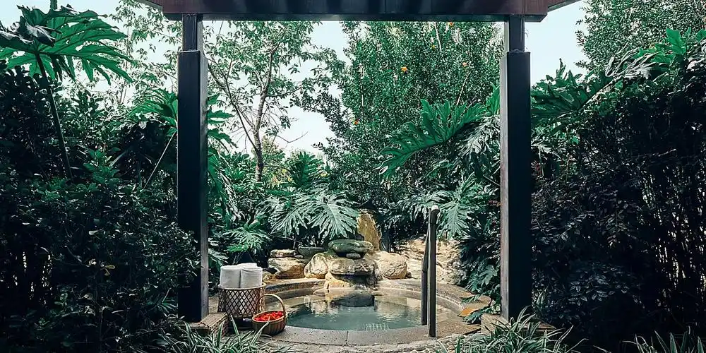 户外温泉私汤房泡池