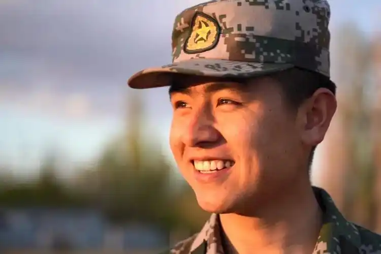 29张军人的笑脸,选出你最喜欢的一个!