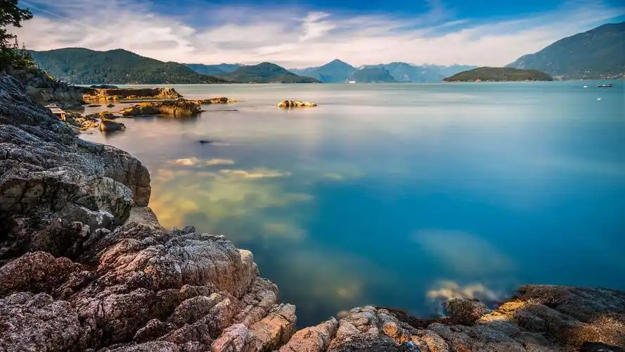 蓝色海边唯美风景桌面壁纸高清大图预览1920x1080_风景壁纸下载_美桌