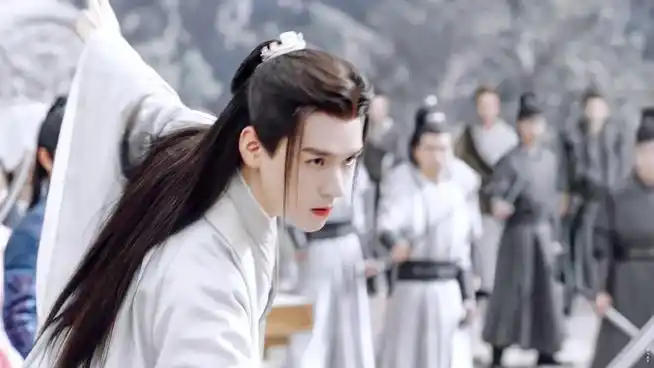 白衣阿温就会一直在我手机里舞剑| 556107 )77龚俊 | 温客行