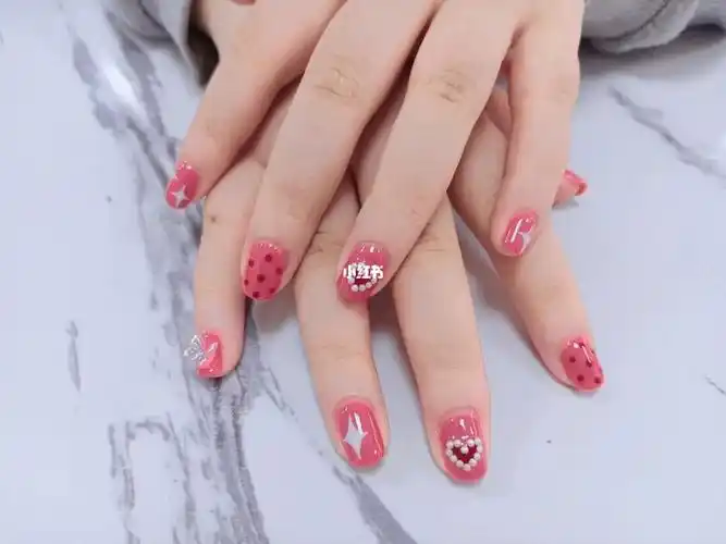 治愈系粉色美甲