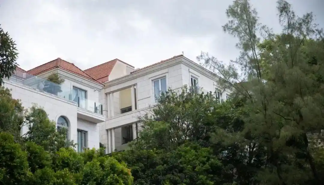 许家印抵押亿万豪宅,深挖香港顶级豪宅圈,我发现了一部豪门风云