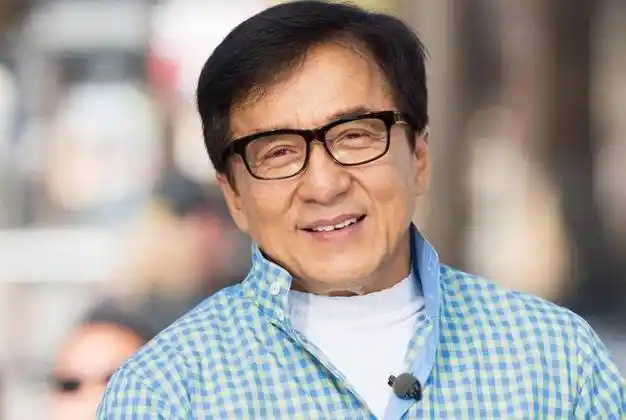 打不了封闭针未来可能要坐轮椅成龙的淡定让多少演员脸红