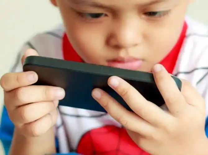 熊孩子玩游戏误充值高达上万块!绿厂这项功能堪称手机保险箱__凤凰网