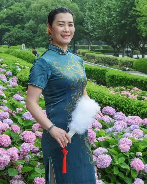 世纪公园旗袍秀人像照习作 - 美篇