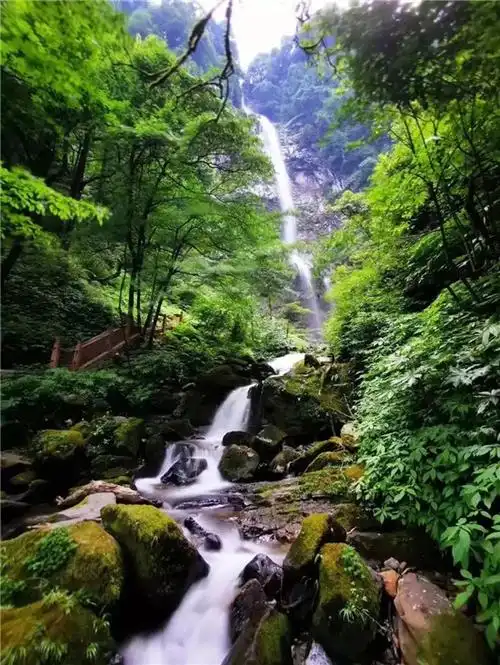 新发现!世界罕见的高海拔瀑布群就在洪雅瓦屋山