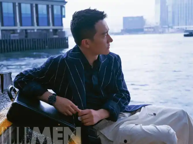 黄轩ellemen六月刊封面##黄轩citywalk大片