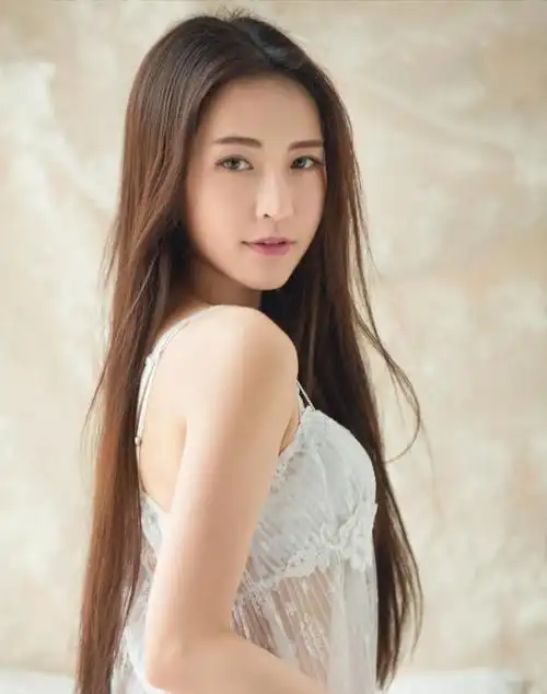 《墨雨云间》的18位美女,最小的16岁是学生,最大的45岁已离异