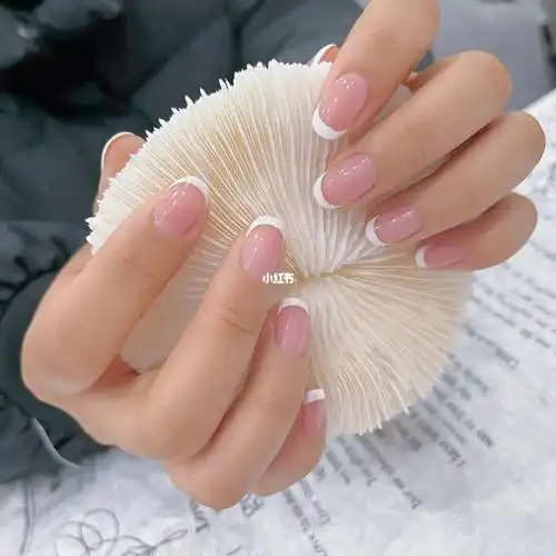 简单干净又高级的美甲