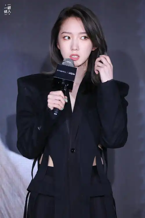 孟美岐巴黎欧莱雅pro品牌大使##孟美岐pick的pro