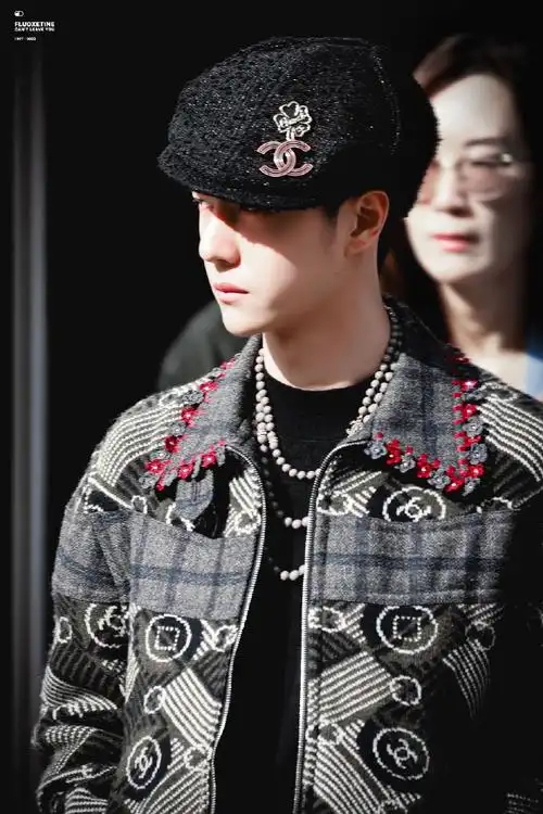 王一博巴黎时装周##王一博报童帽造型##王一博香奈儿品牌形象大