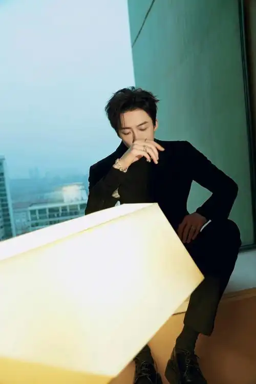 刘宇宁#大哥的舞台我最最爱的造型大背头yyds眼镜超加分西服修身凶佑