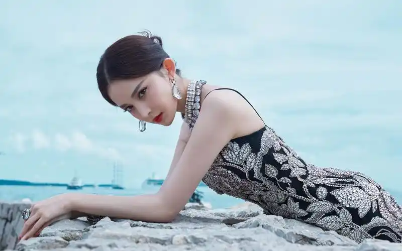 古力娜扎华丽高贵写真图片壁纸